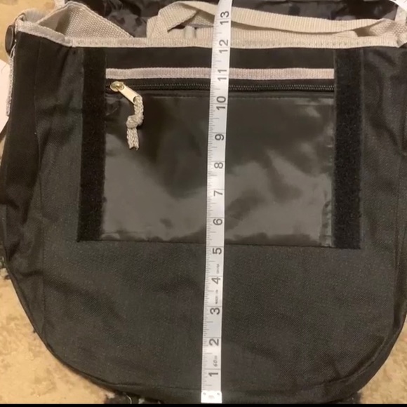 Hello Kitty Messenger Bag - Picture 7 of 9